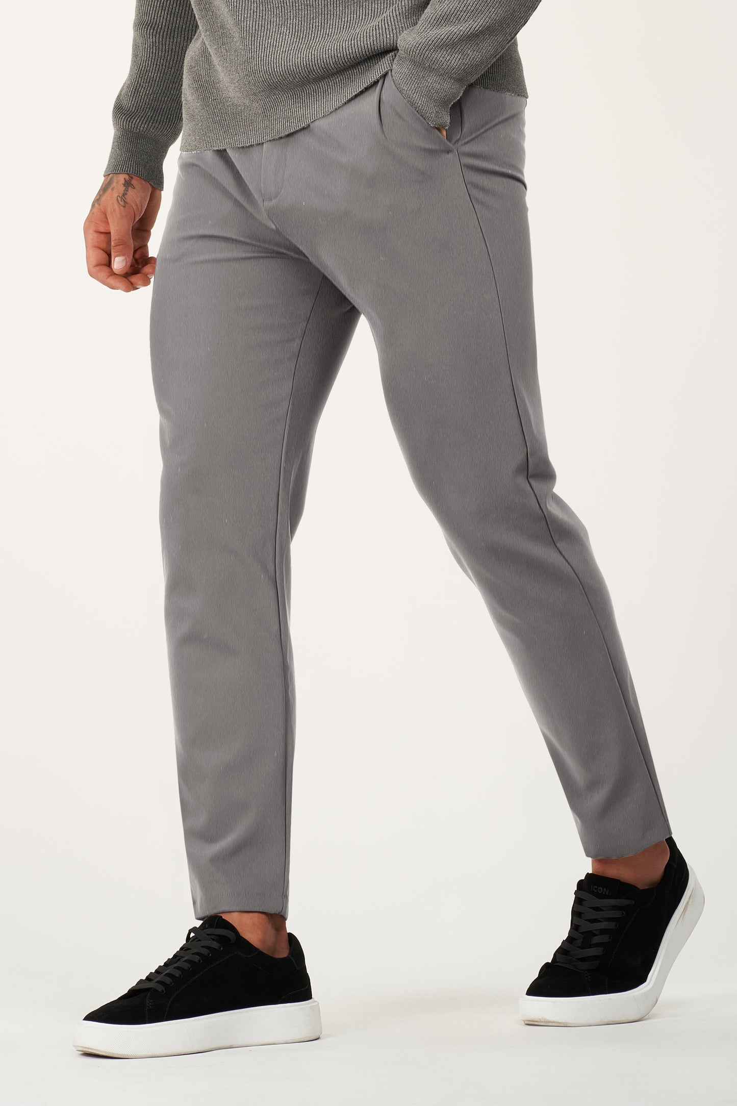 THE TECH PANTS