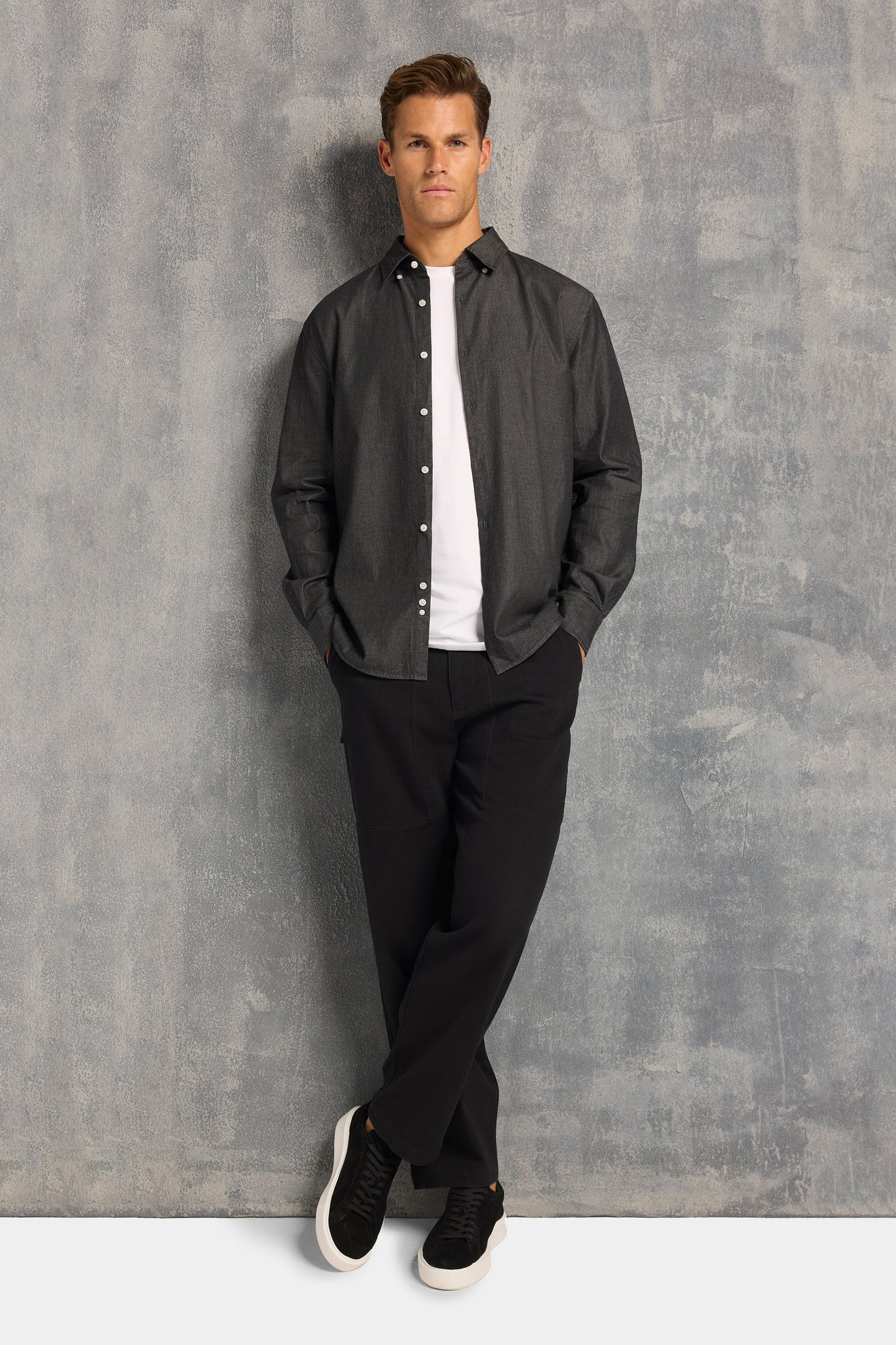 THE CHAMBRAY SHIRT