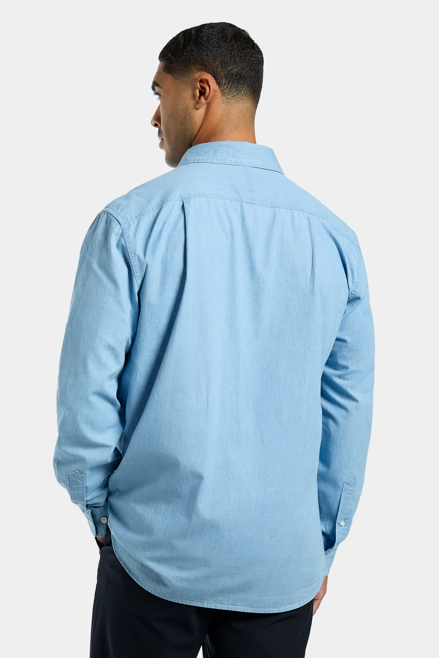 THE CHAMBRAY SHIRT