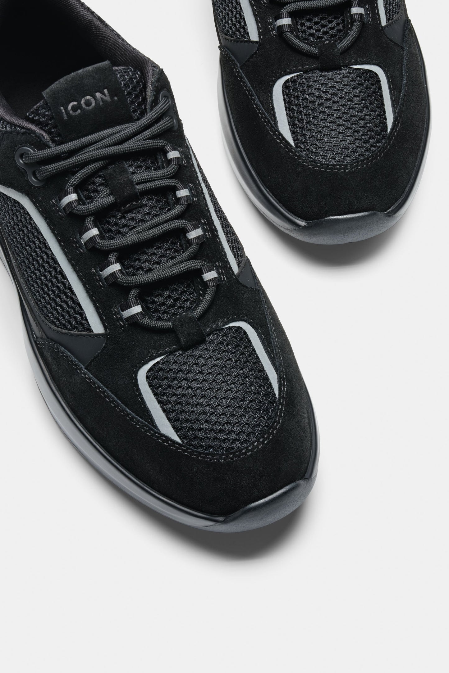 THE AREZZO RUNNER