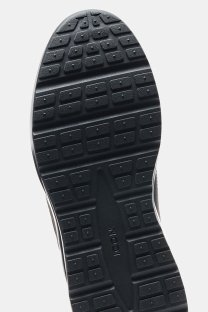 THE AREZZO RUNNER