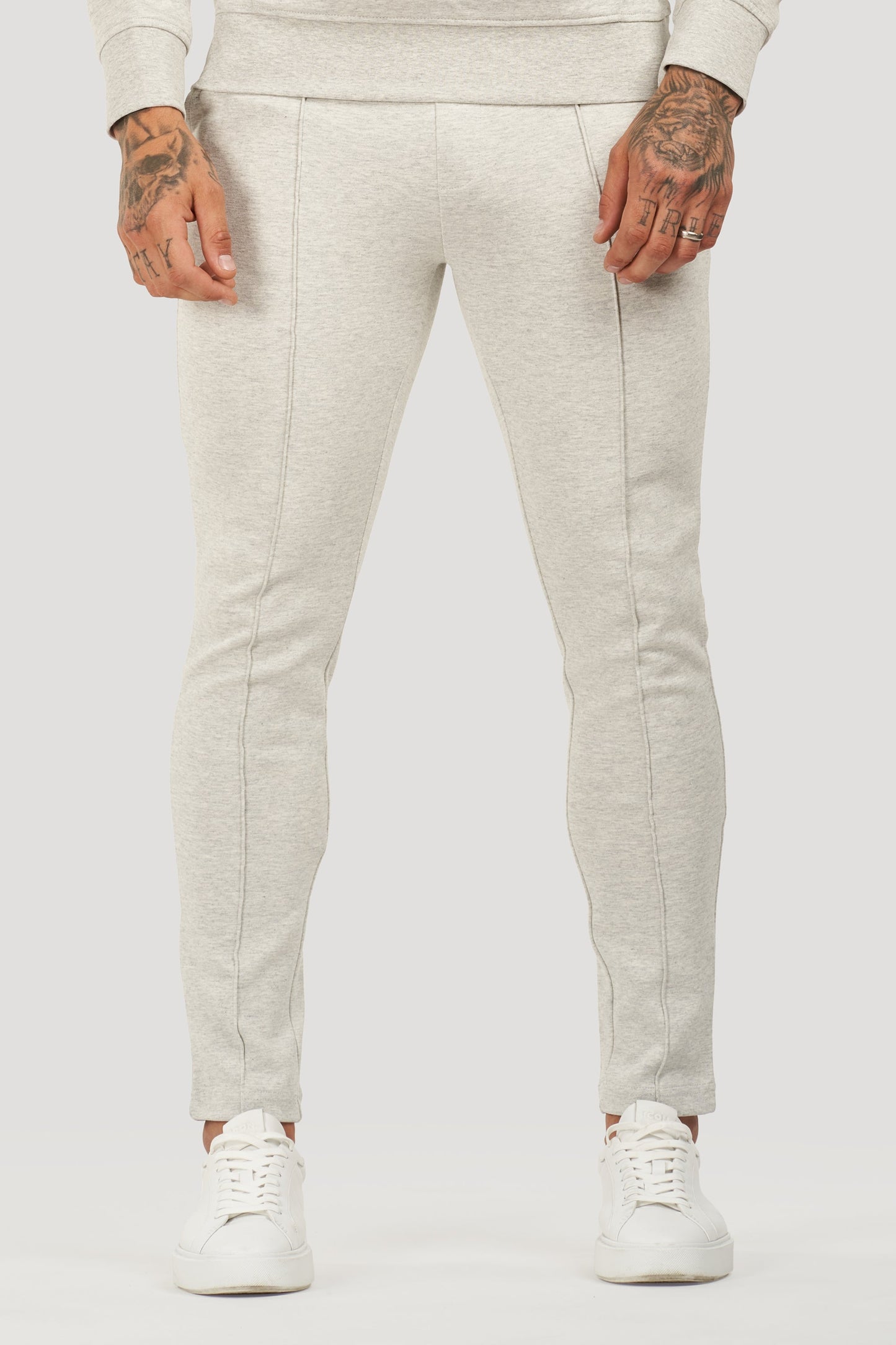 THE ATHLETIC JOGGER