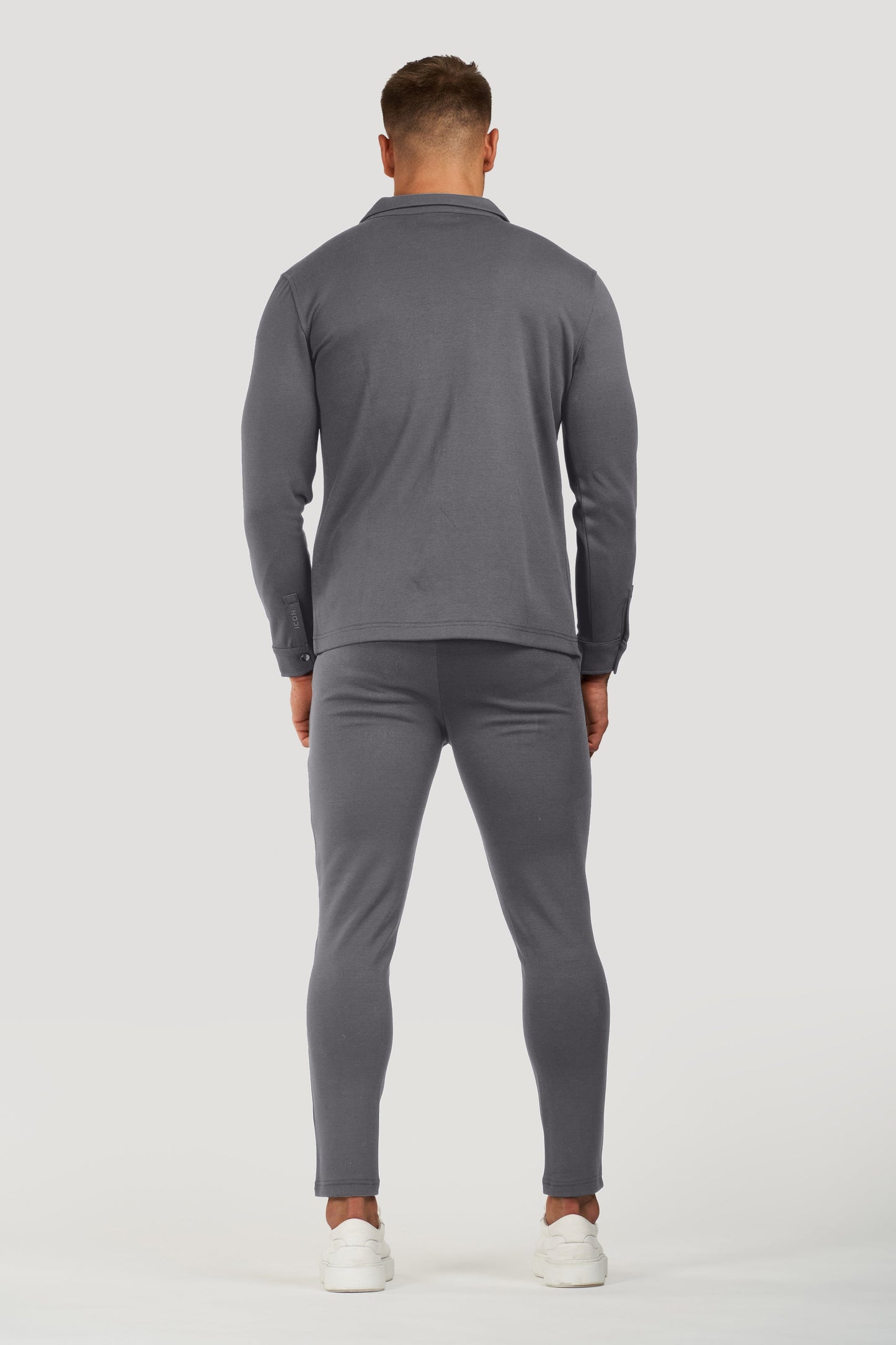 THE ATHLETIC JOGGER