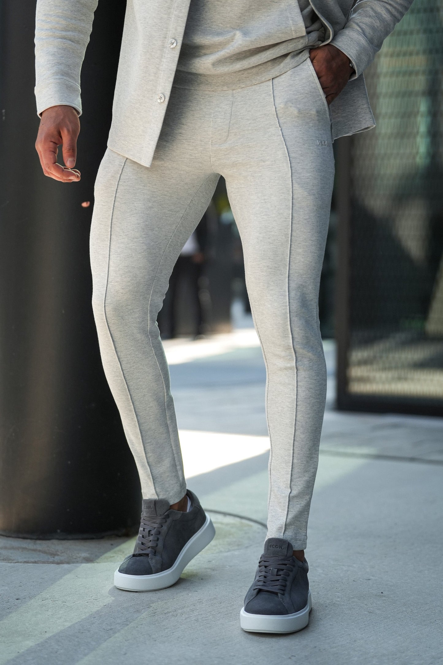 THE ATHLETIC JOGGER